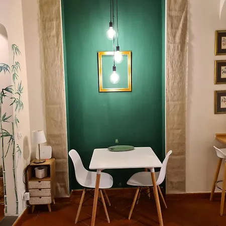 Chic Flat In Centre Near The Train Station