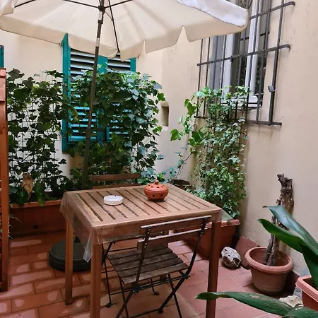 Chic Flat In Centre Near The Train Station