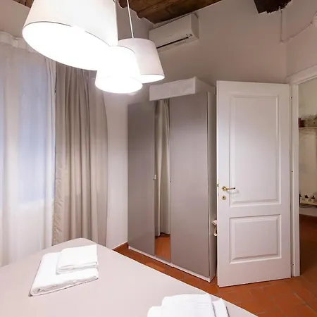 Appartamento Chic Flat In Centre Near The Train Station